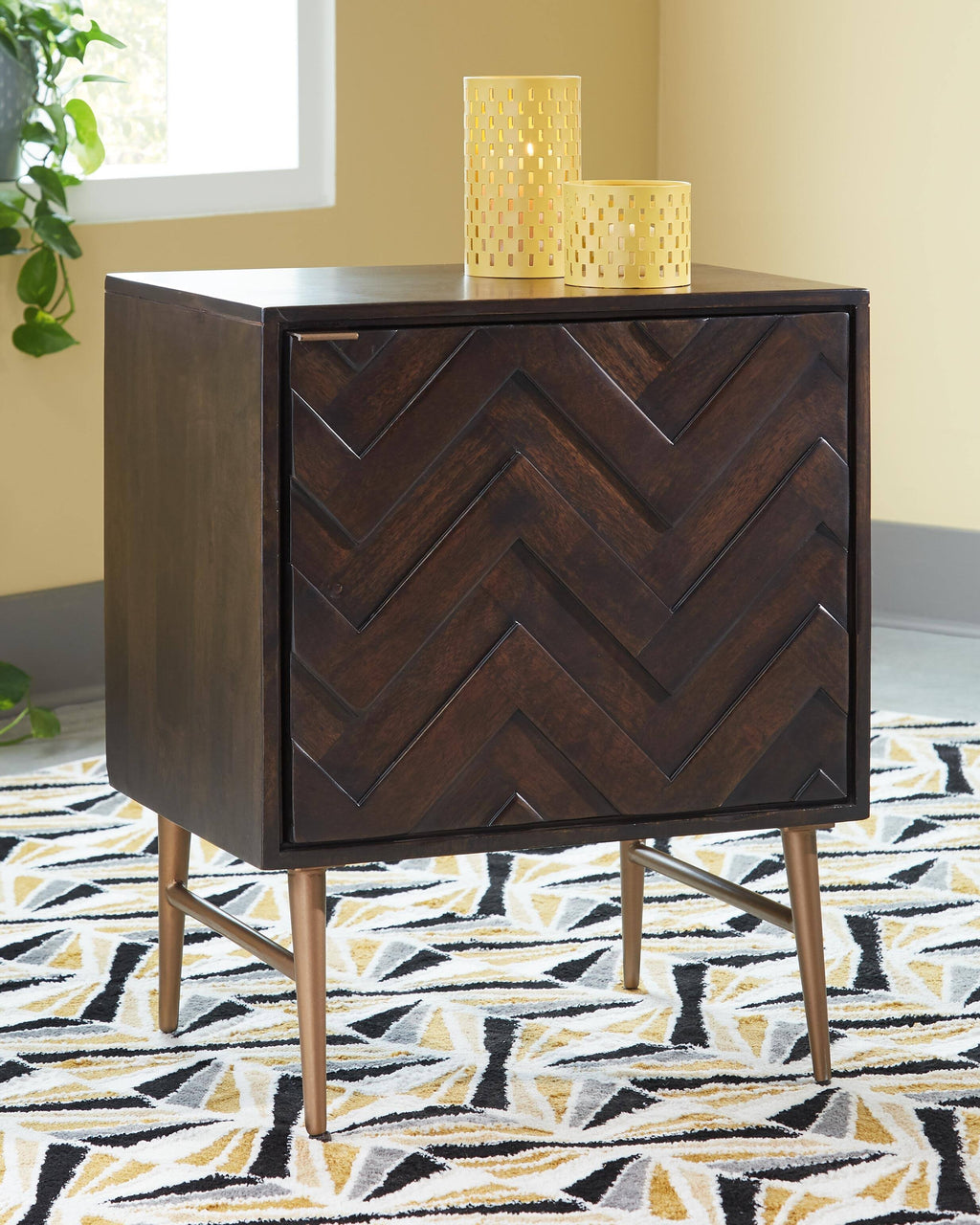 Accent Cabinet M59346