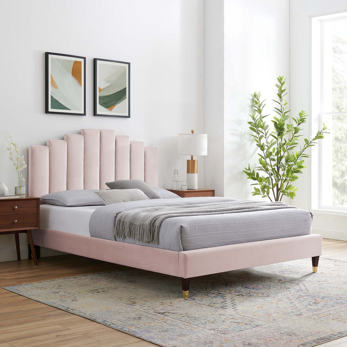 King Performance Velvet Platform Bed in Pink V9980